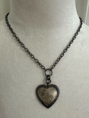 Gunmetal Toned Chain Necklace w/Heart Pendant 🩶